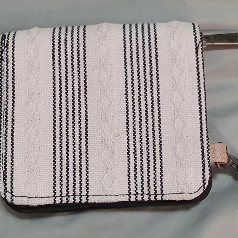 Thirty One Wallet Striped Navy and White Women's Zip N' Clip Wallet